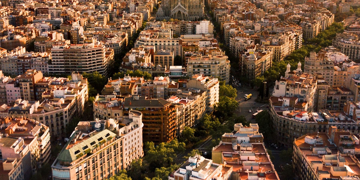 Vue panoramique de Barcelone et la Sagrada Familia