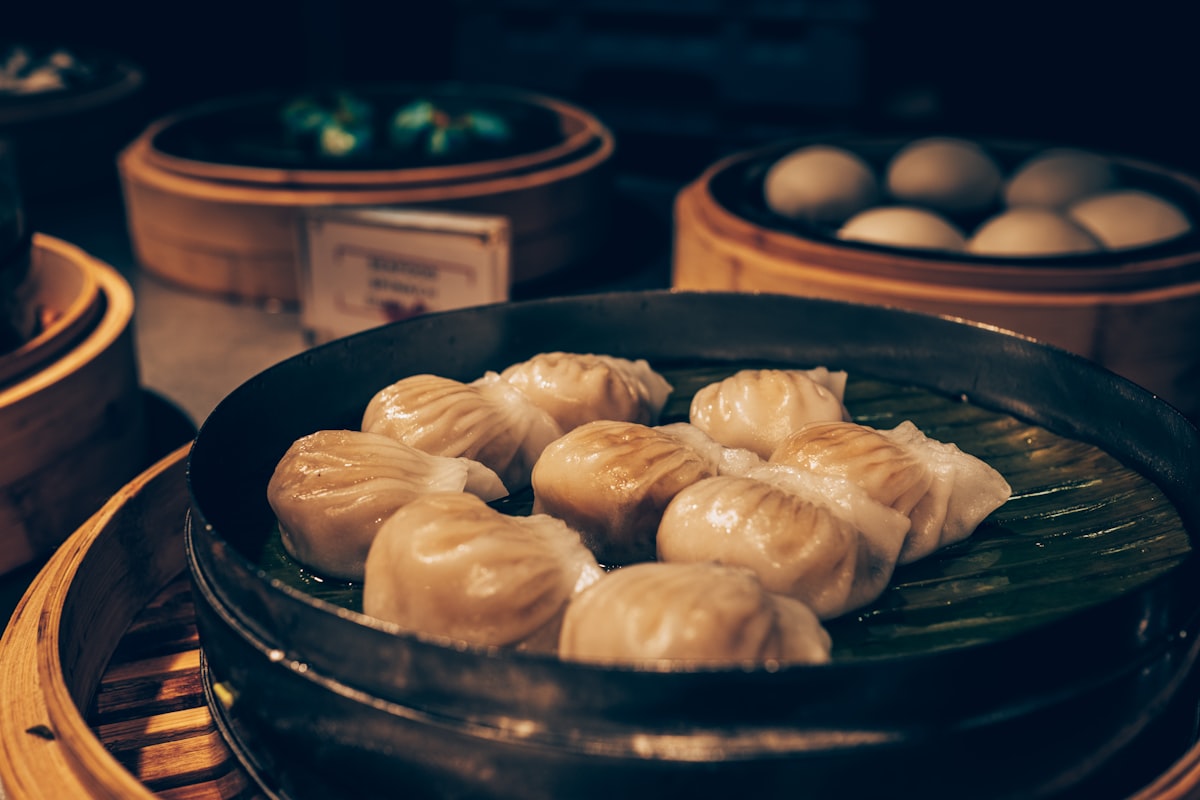 2026 美食主题旅行：慕尼黑到暹粒的味蕾路线，啤酒馆、葡国海鲜与亚洲市集料理